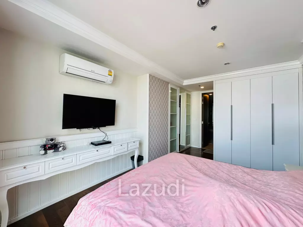 3 Beds 2 Baths 152 SQ.M 15 Sukhumvit Residence