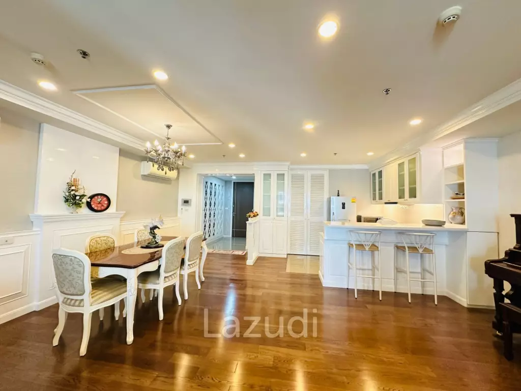 3 Beds 2 Baths 152 SQ.M 15 Sukhumvit Residence