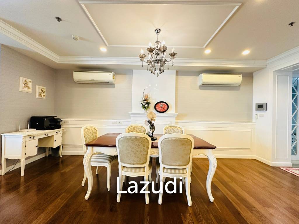 3 Beds 2 Baths 152 SQ.M 15 Sukhumvit Residence