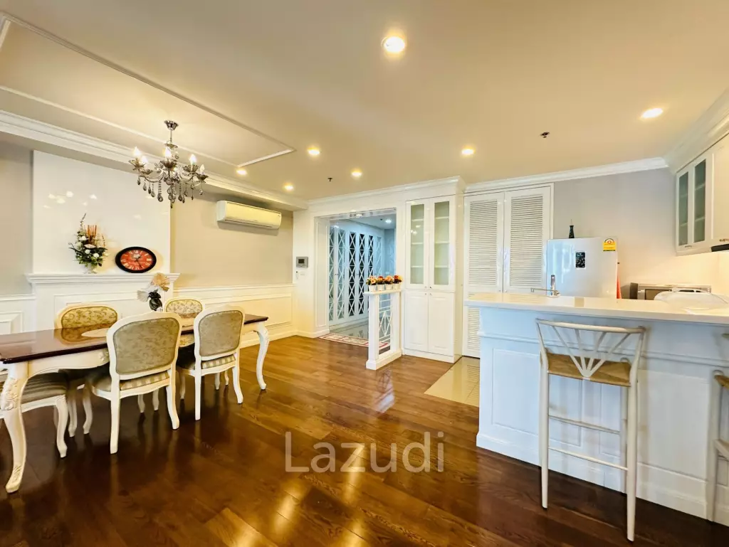 3 Beds 2 Baths 152 SQ.M 15 Sukhumvit Residence