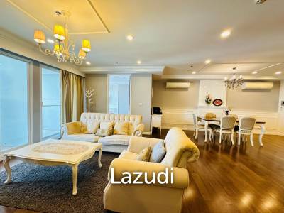 3 Beds 2 Baths 152 SQ.M 15 Sukhumvit Residence