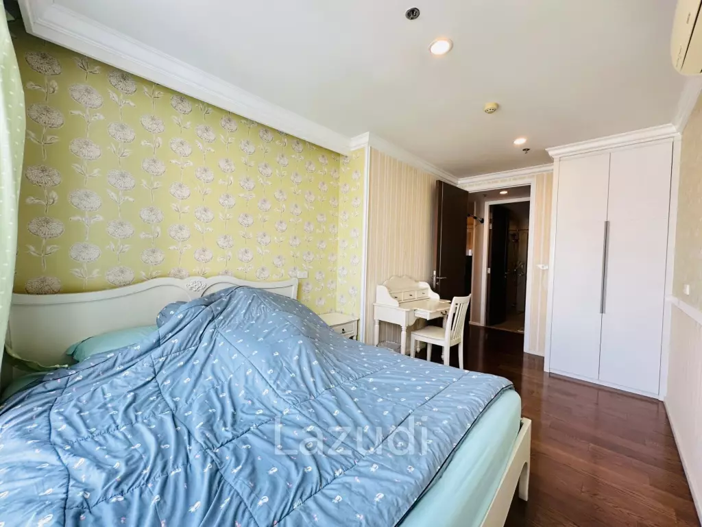 3 Beds 2 Baths 152 SQ.M 15 Sukhumvit Residence