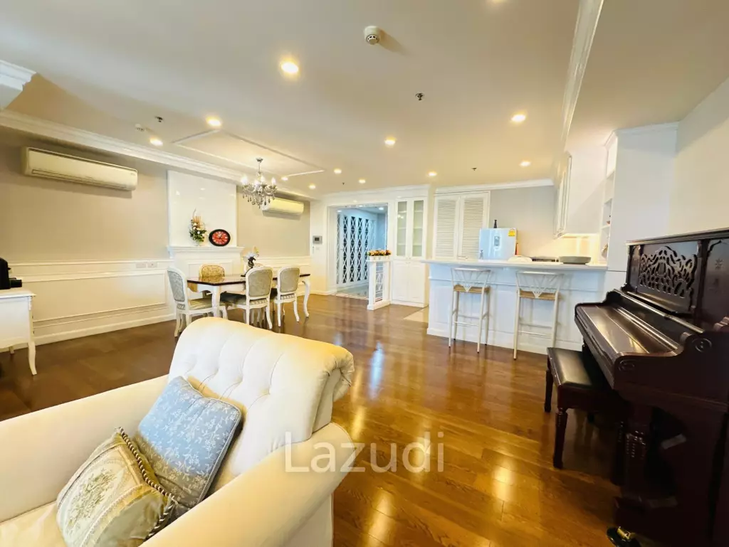 3 Beds 2 Baths 152 SQ.M 15 Sukhumvit Residence
