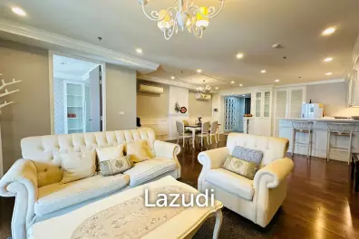 3 Beds 2 Baths 152 SQ.M 15 Sukhumvit Residence
