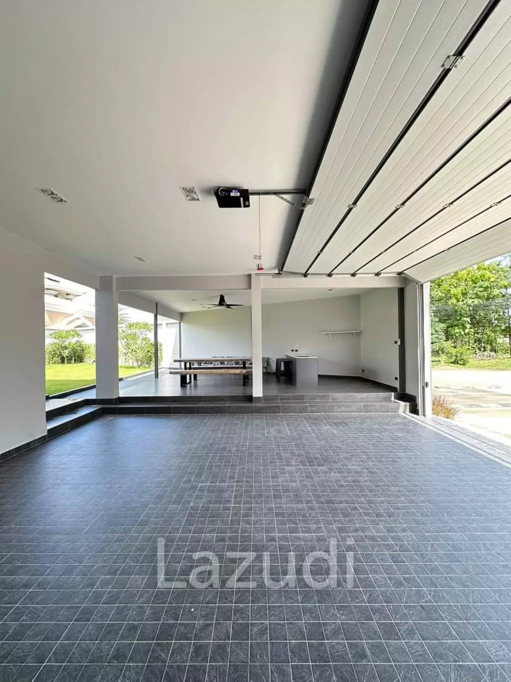 3 Beds 4 Baths 363.26 SQ.M. Reservoir Town