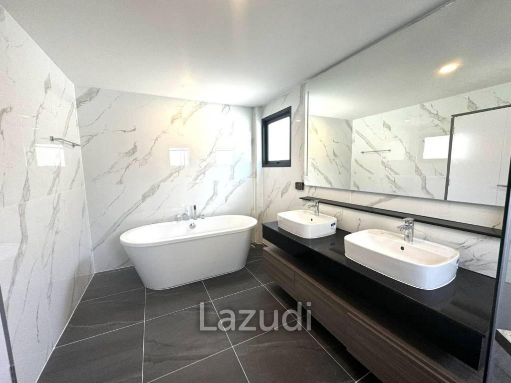 7 Beds 6 Baths 500 SQ.M The City Bangna