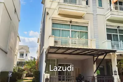 3 Bed 3 Bath 195 SQ.M at The Metro Rama 9