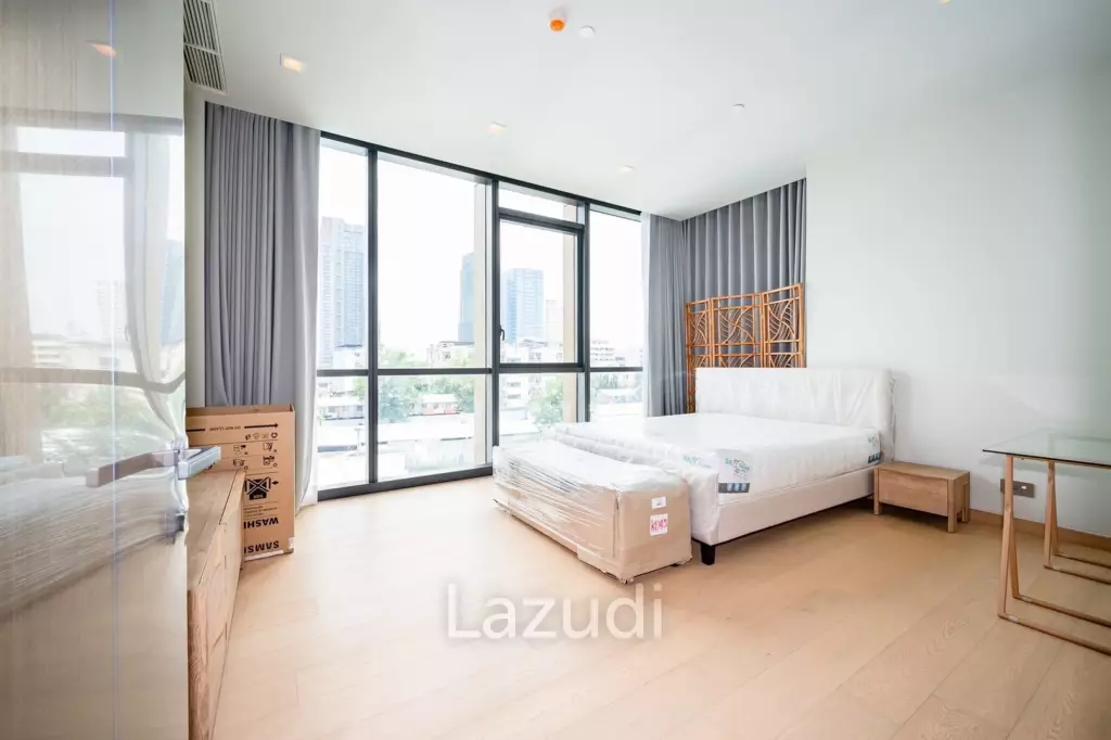2 bed 3 bath 126 SQ.M The Monument Thonglor