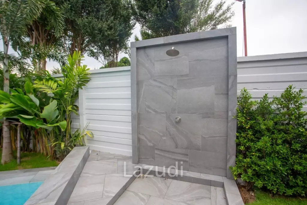 LA FELICE :  Modern 4 Bed Pool Villa for Sale