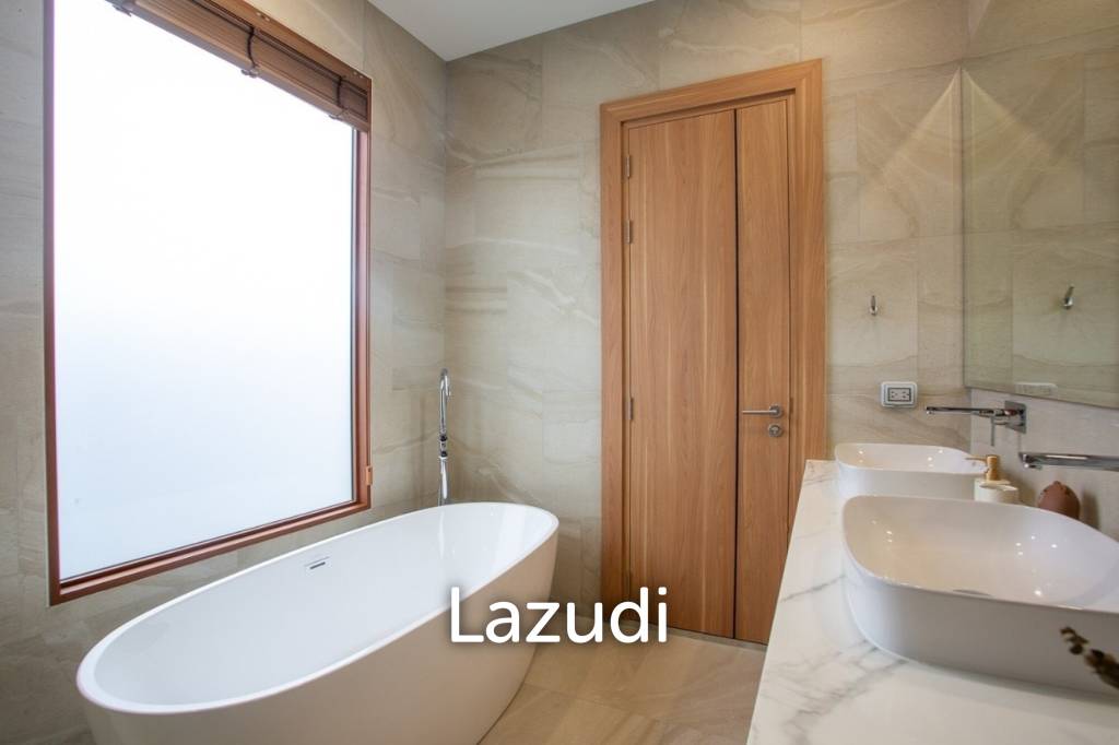 580 ตร.ม 4 เตียง 4 อาบน้ำ วิลล่า For ขาย