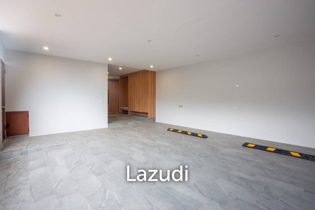 580 ตร.ม 4 เตียง 4 อาบน้ำ วิลล่า For ขาย