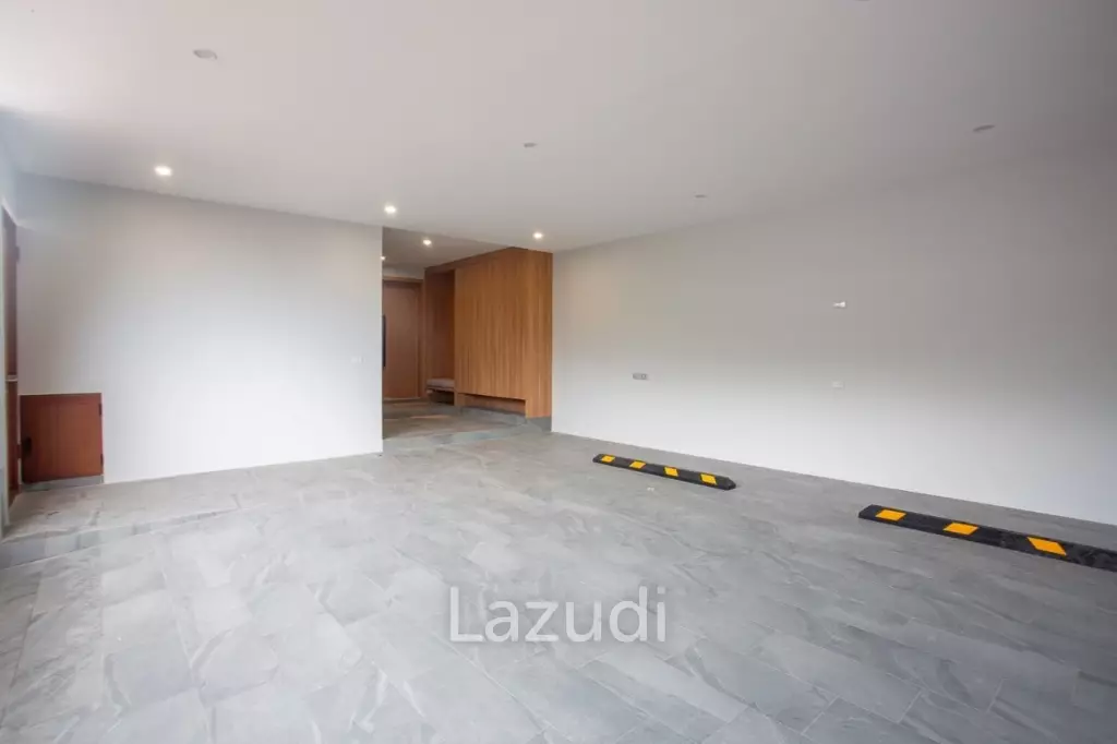 LA FELICE :  Modern 4 Bed Pool Villa for Sale