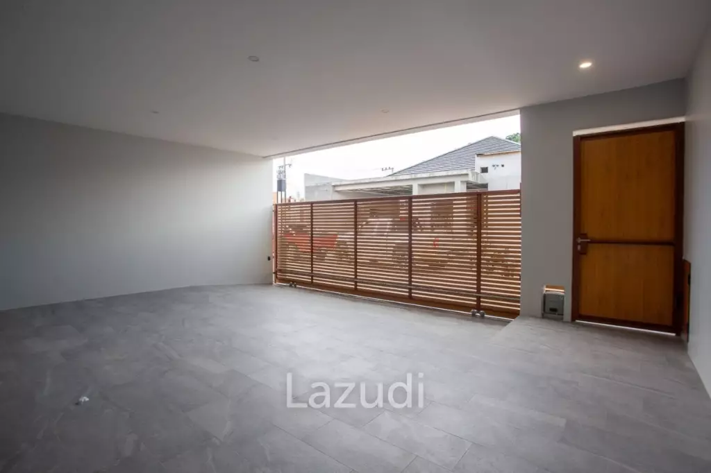 LA FELICE :  Modern 4 Bed Pool Villa for Sale