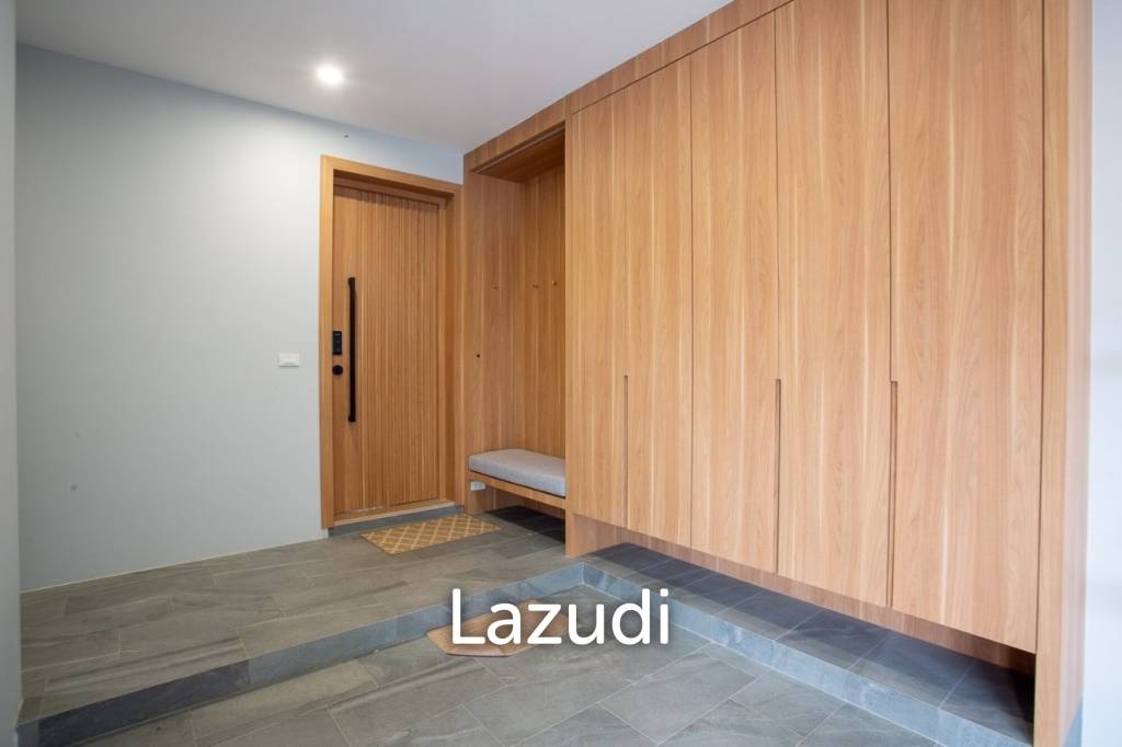 580 ตร.ม 4 เตียง 4 อาบน้ำ วิลล่า For ขาย