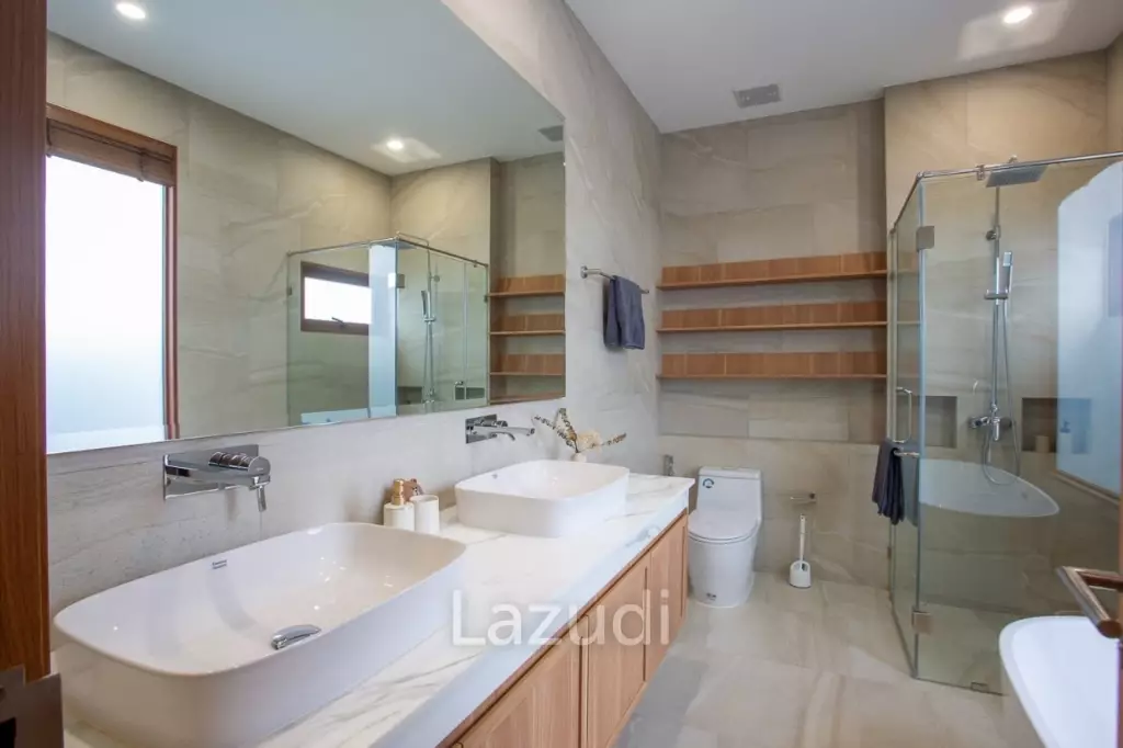 LA FELICE :  Modern 4 Bed Pool Villa for Sale