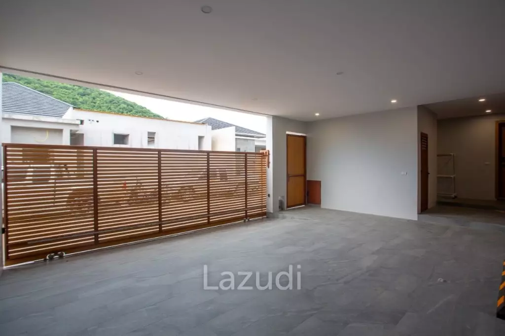 LA FELICE :  Modern 4 Bed Pool Villa for Sale