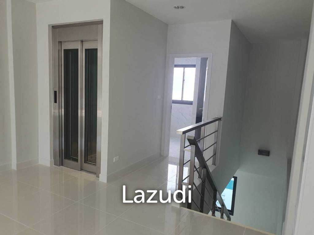 Home Office for Sale in Onnut, Sukhumvit 77