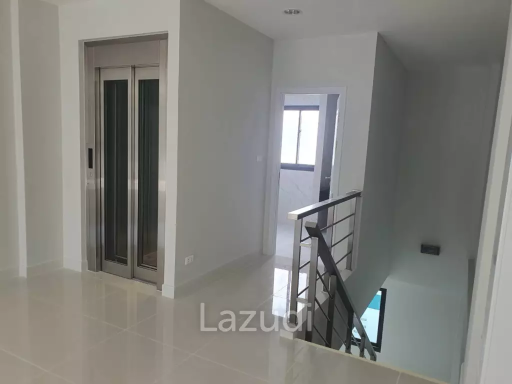 Home Office for Sale in Onnut, Sukhumvit 77