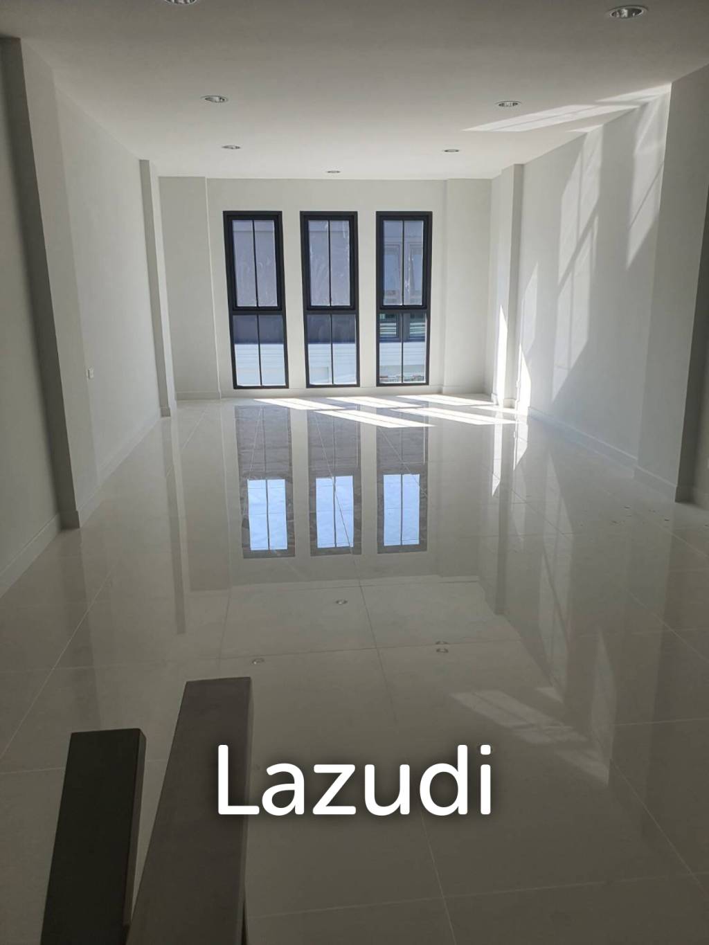 Home Office for Sale in Onnut, Sukhumvit 77