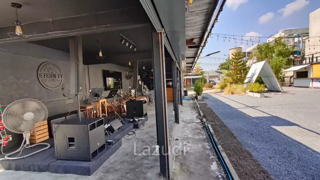 Restaurant bar for rent in Onnut 46
