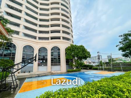 Spacious 1-Bedroom Condo in Cha Am with Modern Amenities