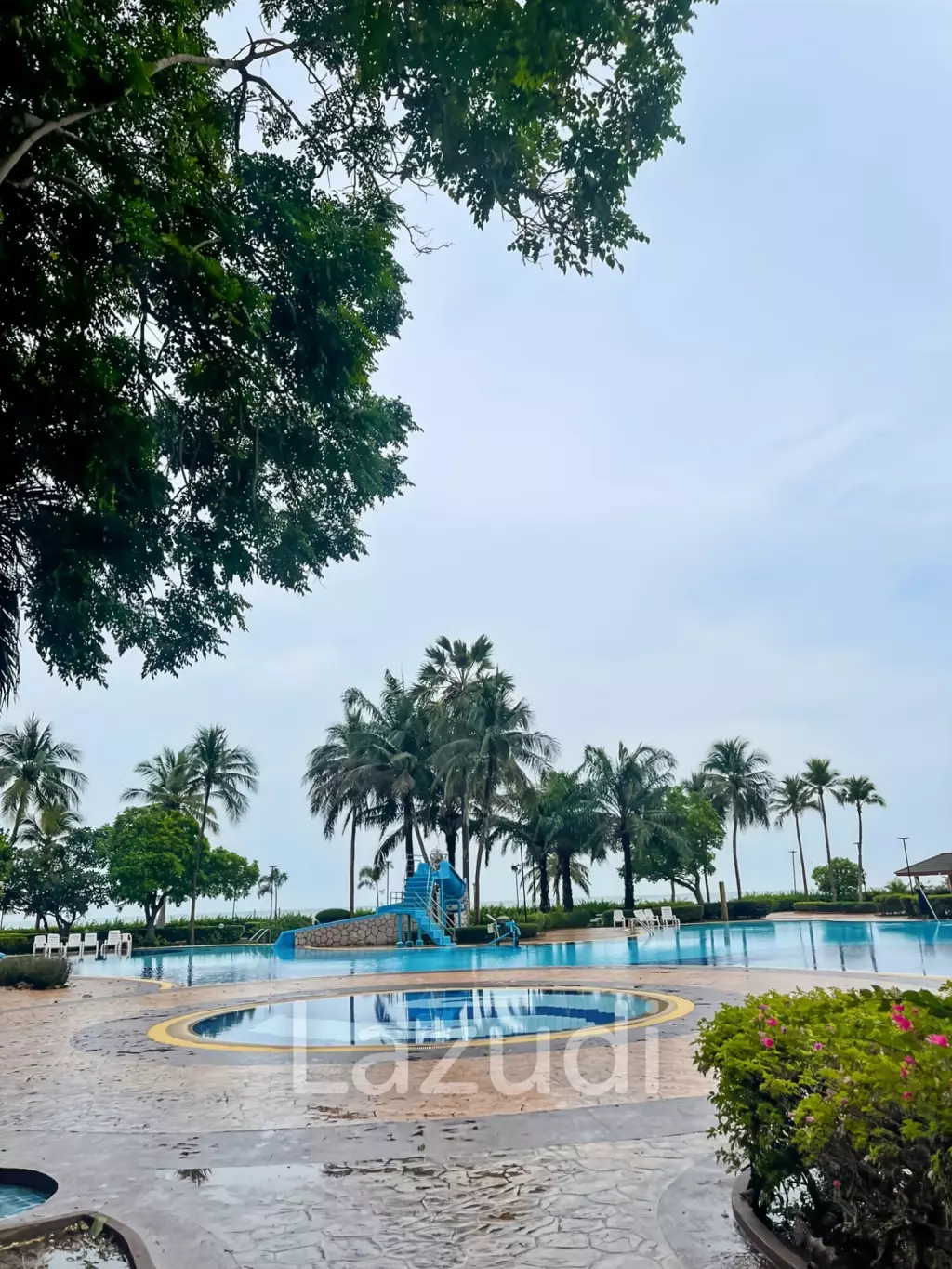 Spacious 1-Bedroom Condo in Cha Am with Modern Amenities