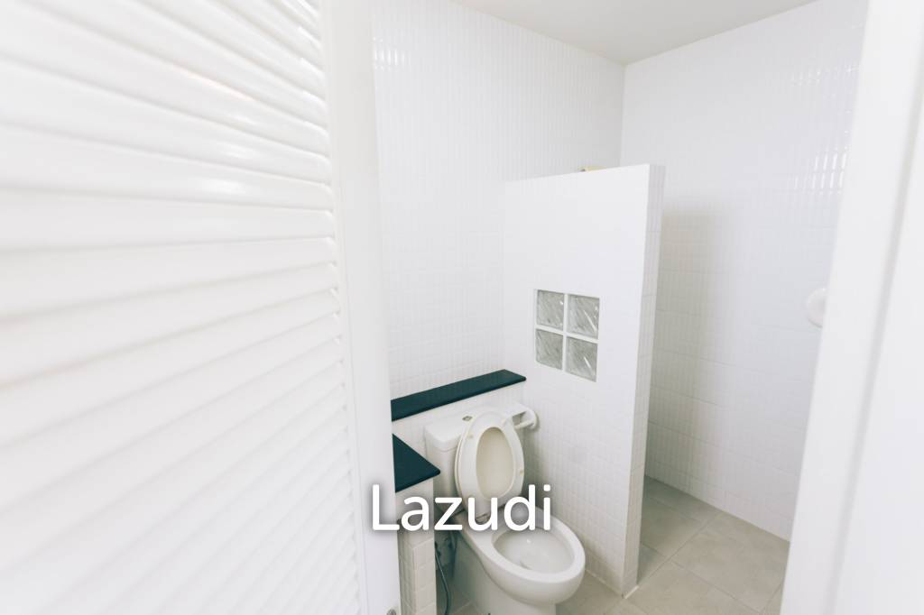 4 Bedrooms Large 2-storey House For Sale With Swimming Pool