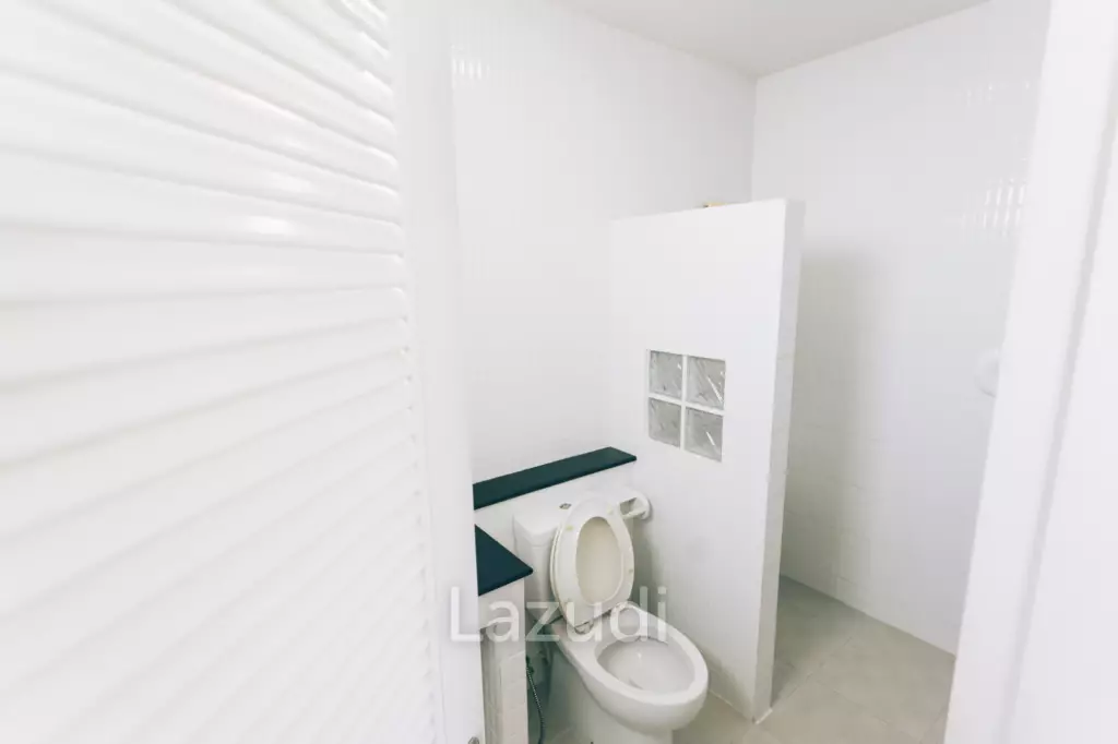 4 Bedrooms Large 2-storey House For Sale With Swimming Pool