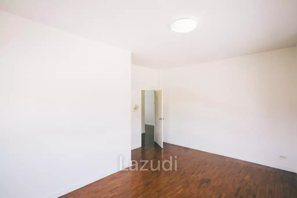 4 Bedrooms Large 2-storey House For Sale With Swimming Pool