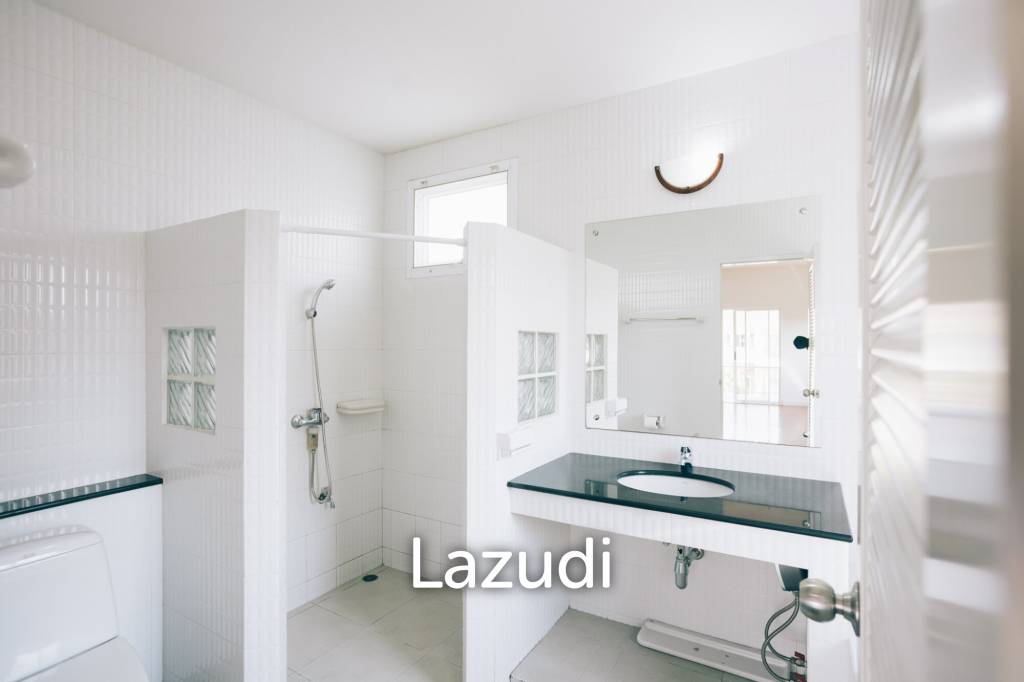 4 Bedrooms Large 2-storey House For Sale With Swimming Pool
