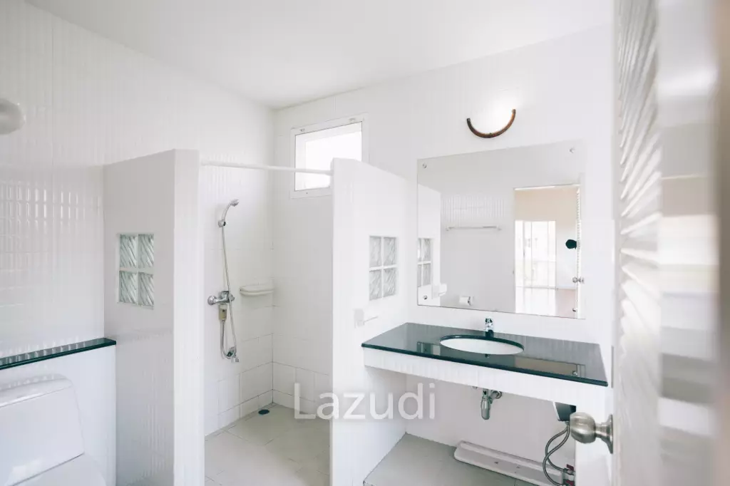 4 Bedrooms Large 2-storey House For Sale With Swimming Pool