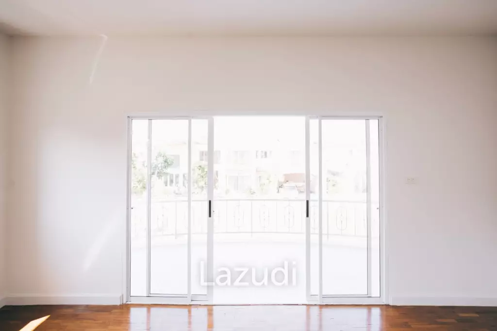 4 Bedrooms Large 2-storey House For Sale With Swimming Pool