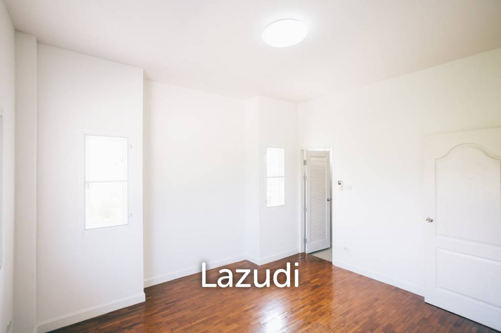 4 Bedrooms Large 2-storey House For Sale With Swimming Pool