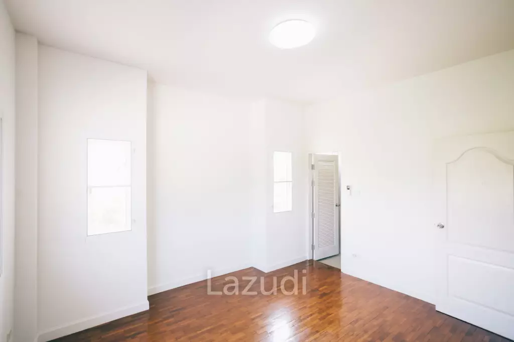 4 Bedrooms Large 2-storey House For Sale With Swimming Pool