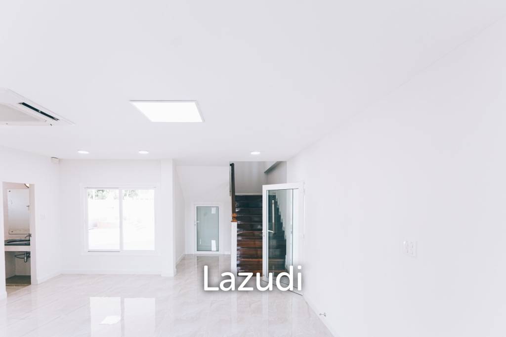4 Bedrooms Large 2-storey House For Sale With Swimming Pool