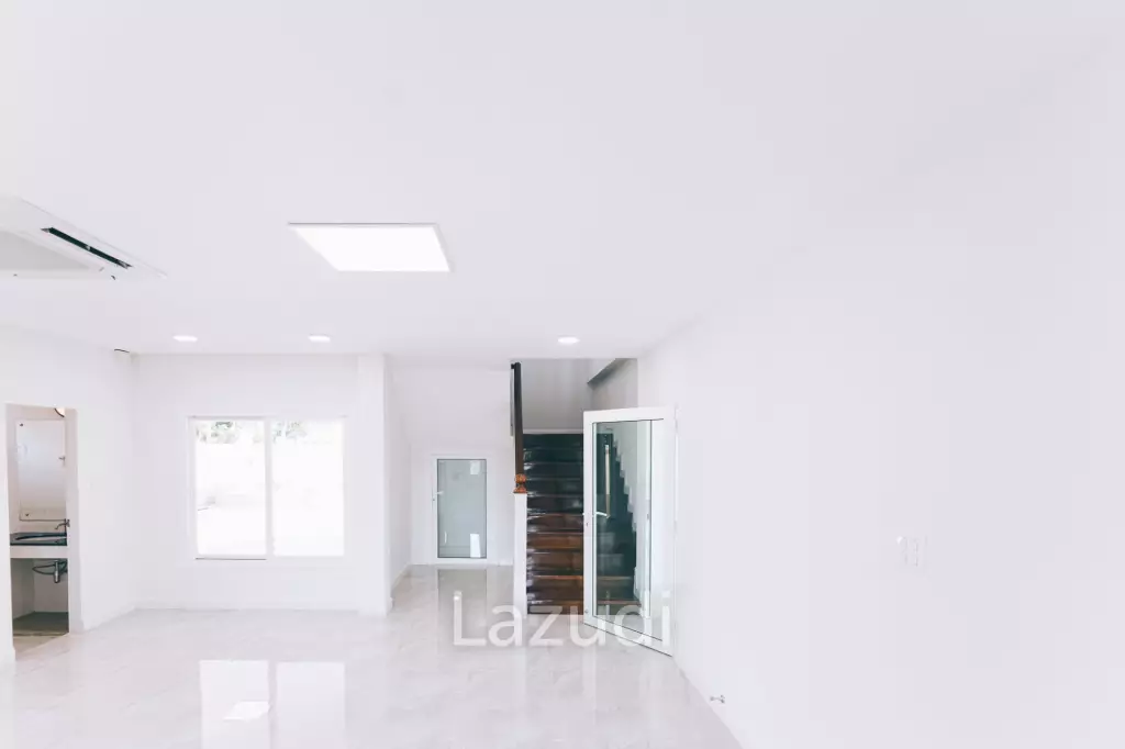 4 Bedrooms Large 2-storey House For Sale With Swimming Pool