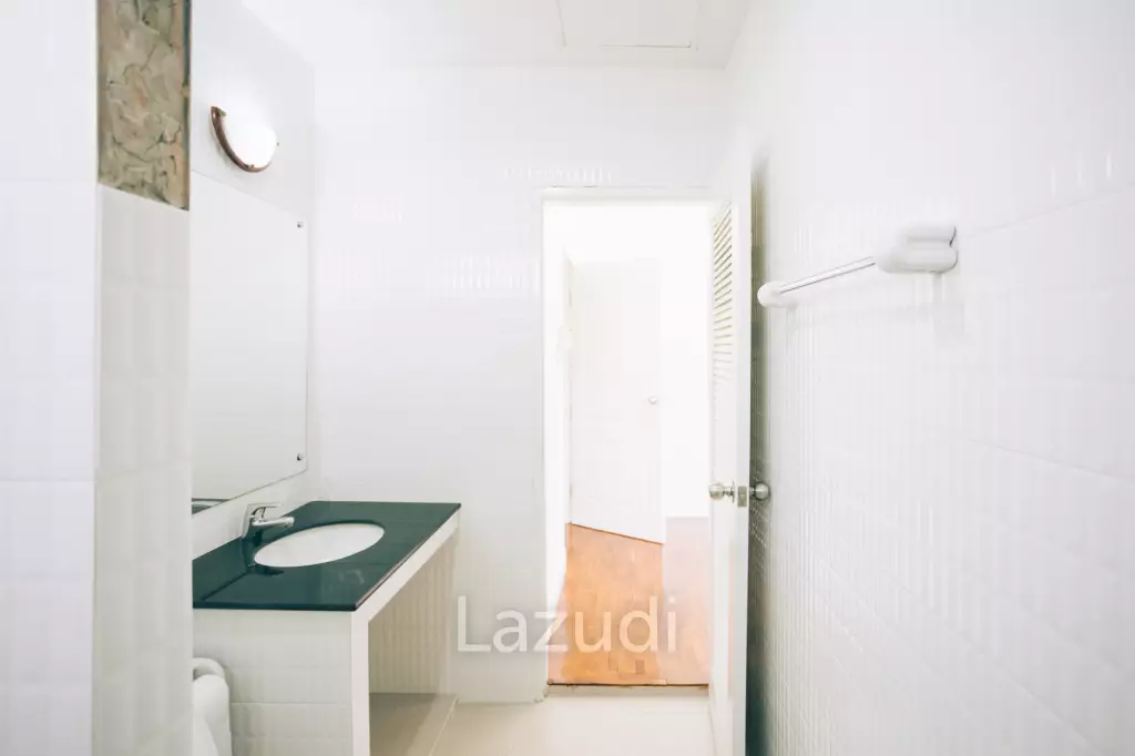 4 Bedrooms Large 2-storey House For Sale With Swimming Pool