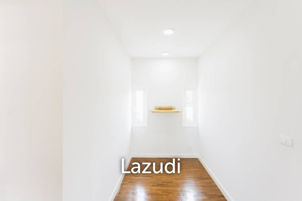 4 Bedrooms Large 2-storey House For Sale With Swimming Pool