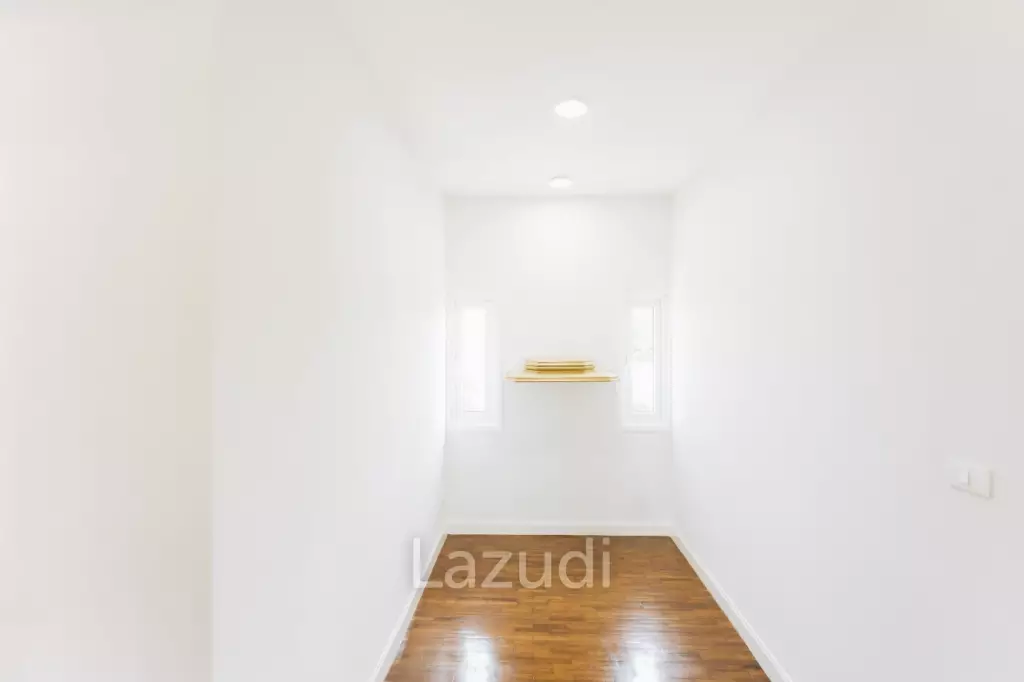4 Bedrooms Large 2-storey House For Sale With Swimming Pool