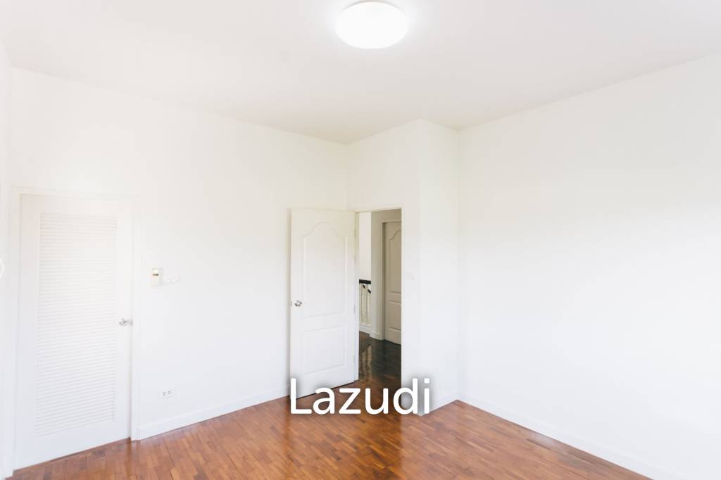 4 Bedrooms Large 2-storey House For Sale With Swimming Pool
