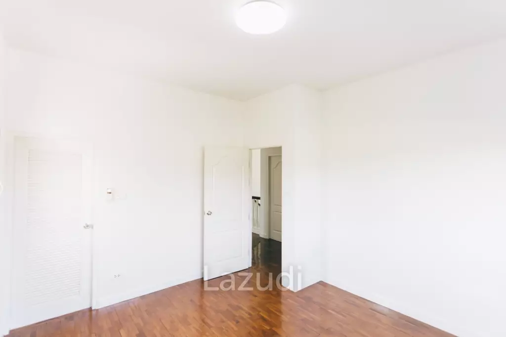 4 Bedrooms Large 2-storey House For Sale With Swimming Pool