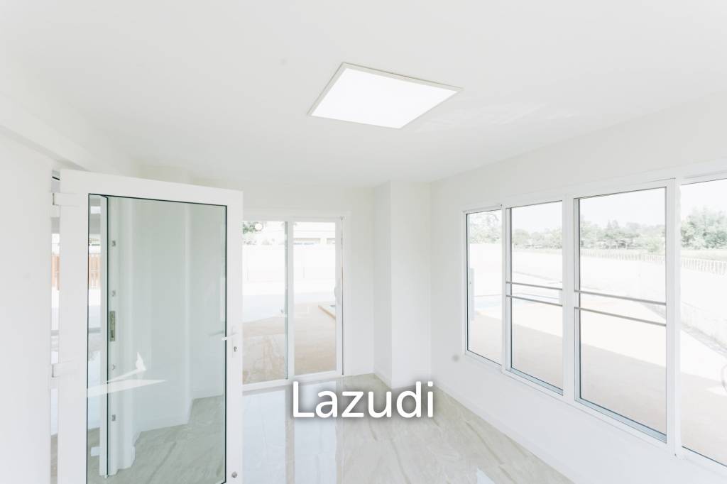 4 Bedrooms Large 2-storey House For Sale With Swimming Pool