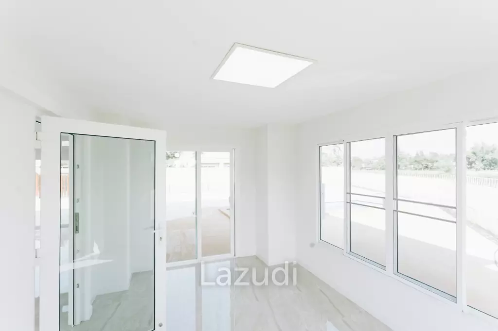 4 Bedrooms Large 2-storey House For Sale With Swimming Pool
