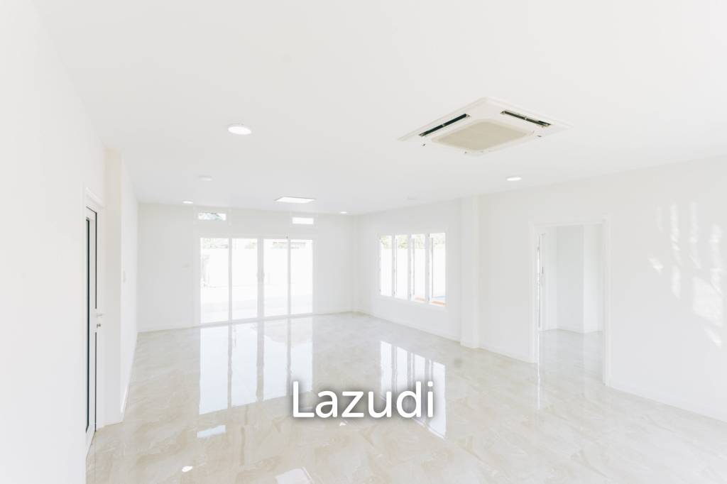 4 Bedrooms Large 2-storey House For Sale With Swimming Pool