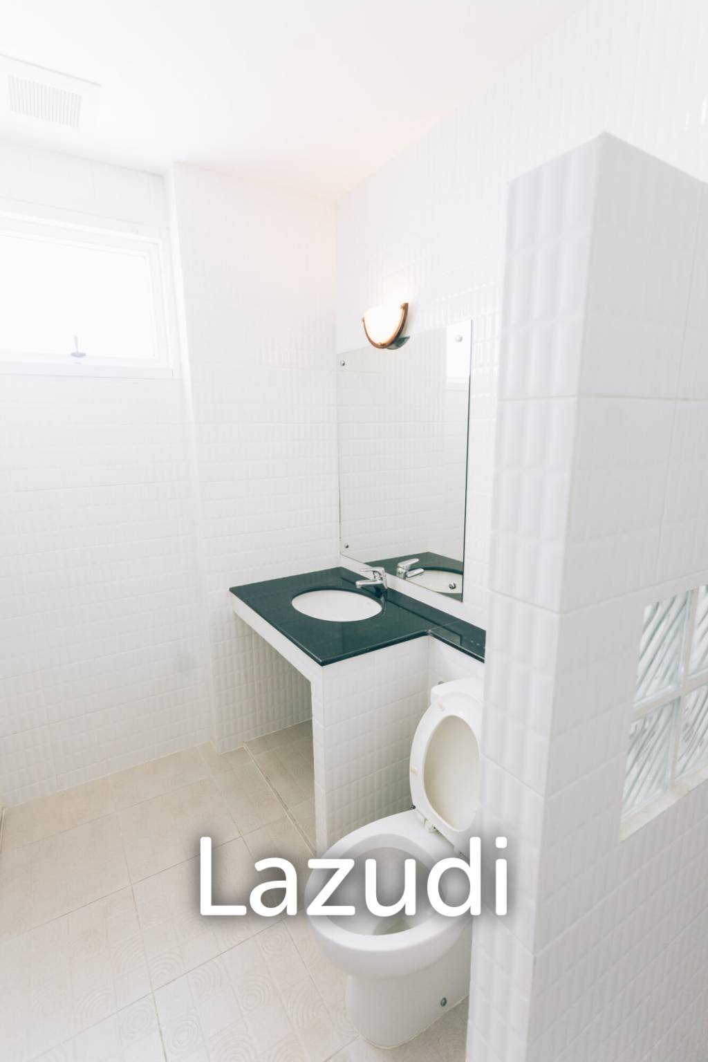 4 Bedrooms Large 2-storey House For Sale With Swimming Pool