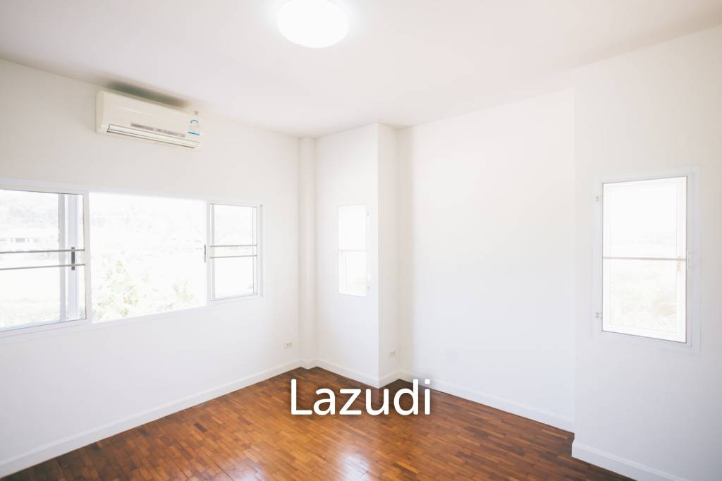 4 Bedrooms Large 2-storey House For Sale With Swimming Pool
