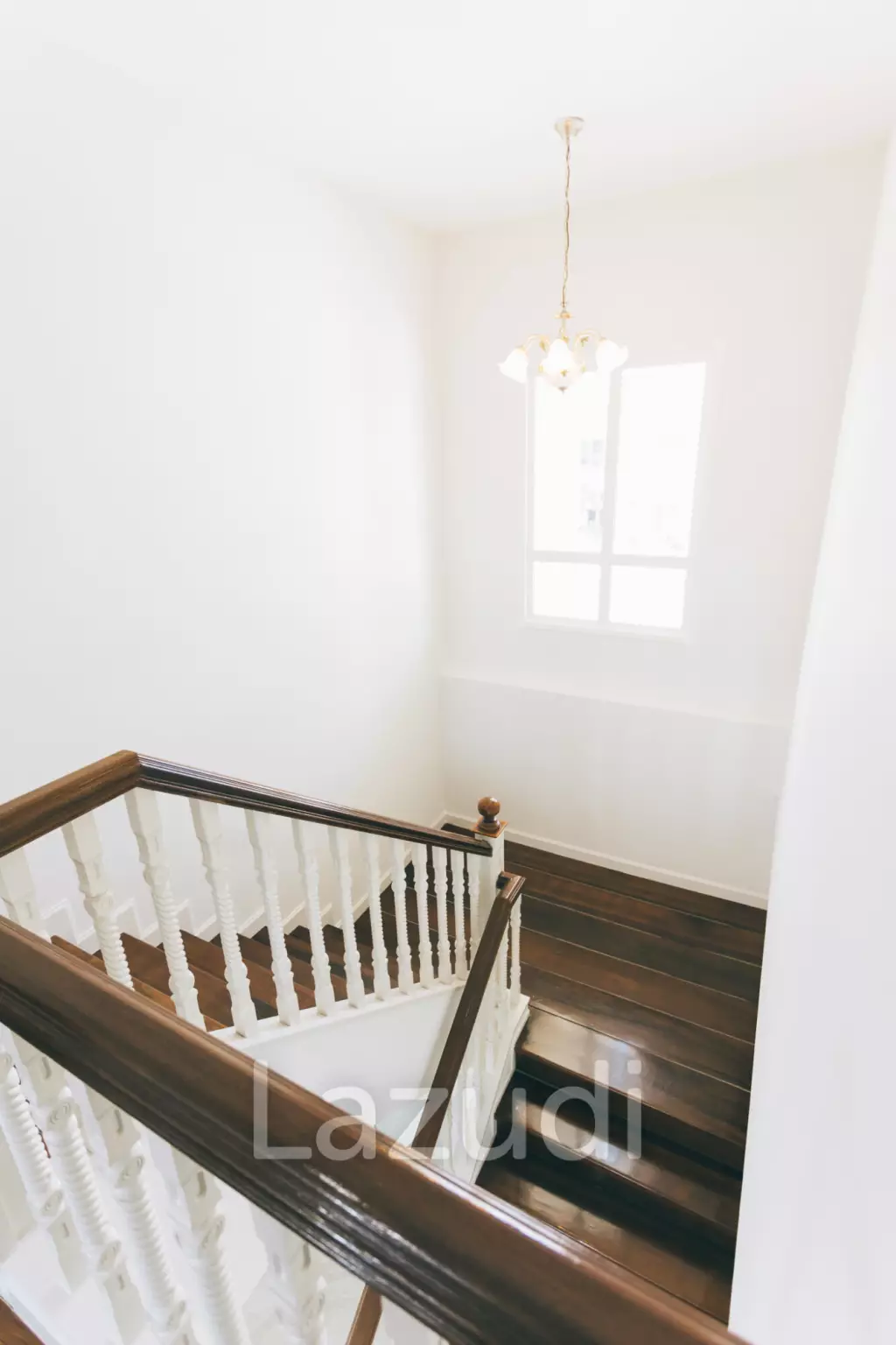 4 Bedrooms Large 2-storey House For Sale With Swimming Pool
