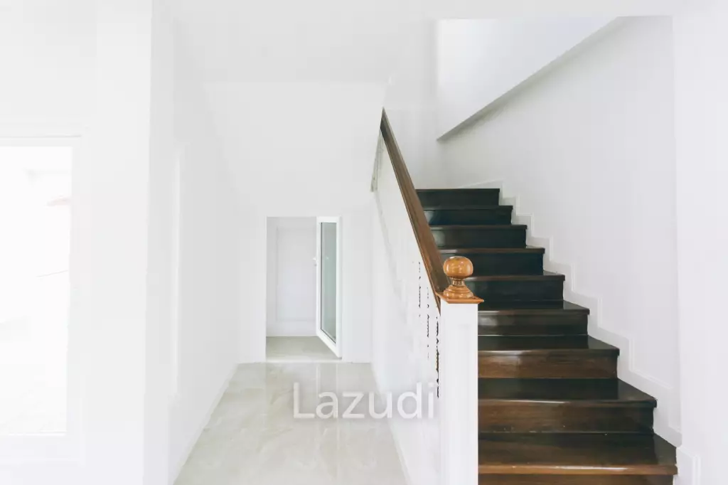 4 Bedrooms Large 2-storey House For Sale With Swimming Pool