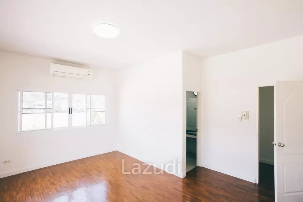 4 Bedrooms Large 2-storey House For Sale With Swimming Pool