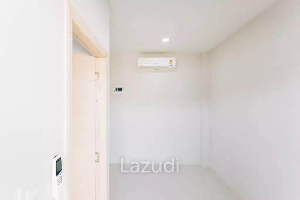 4 Bedrooms Large 2-storey House For Sale With Swimming Pool